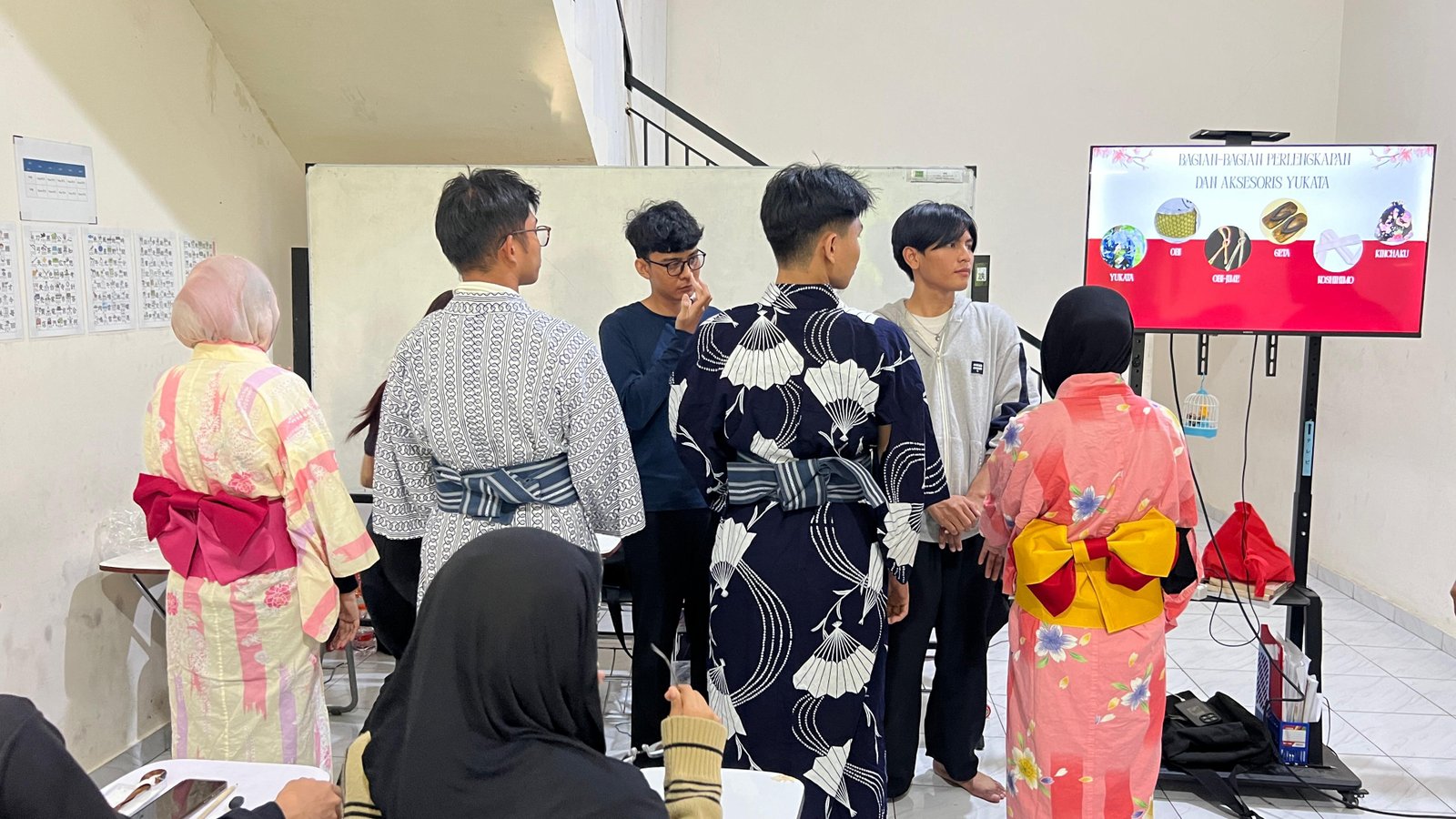 Mengenal Budaya Jepang Melalui Kimono 👘🇯🇵 - Batch2